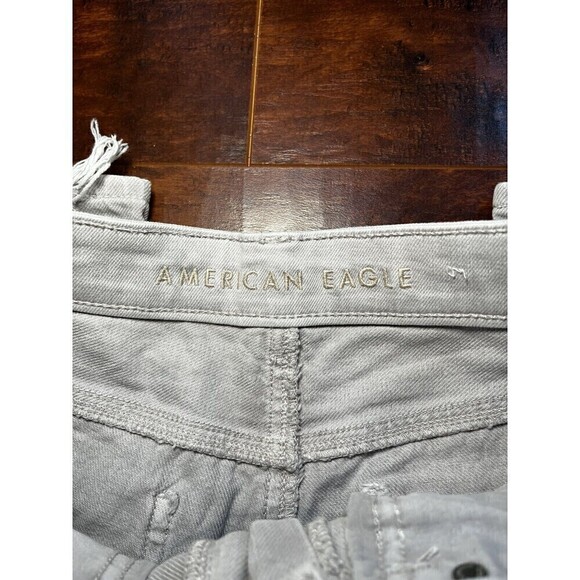 American Eagle Distressed Mom Jean Womens Sz 6 - Picture 2 of 9